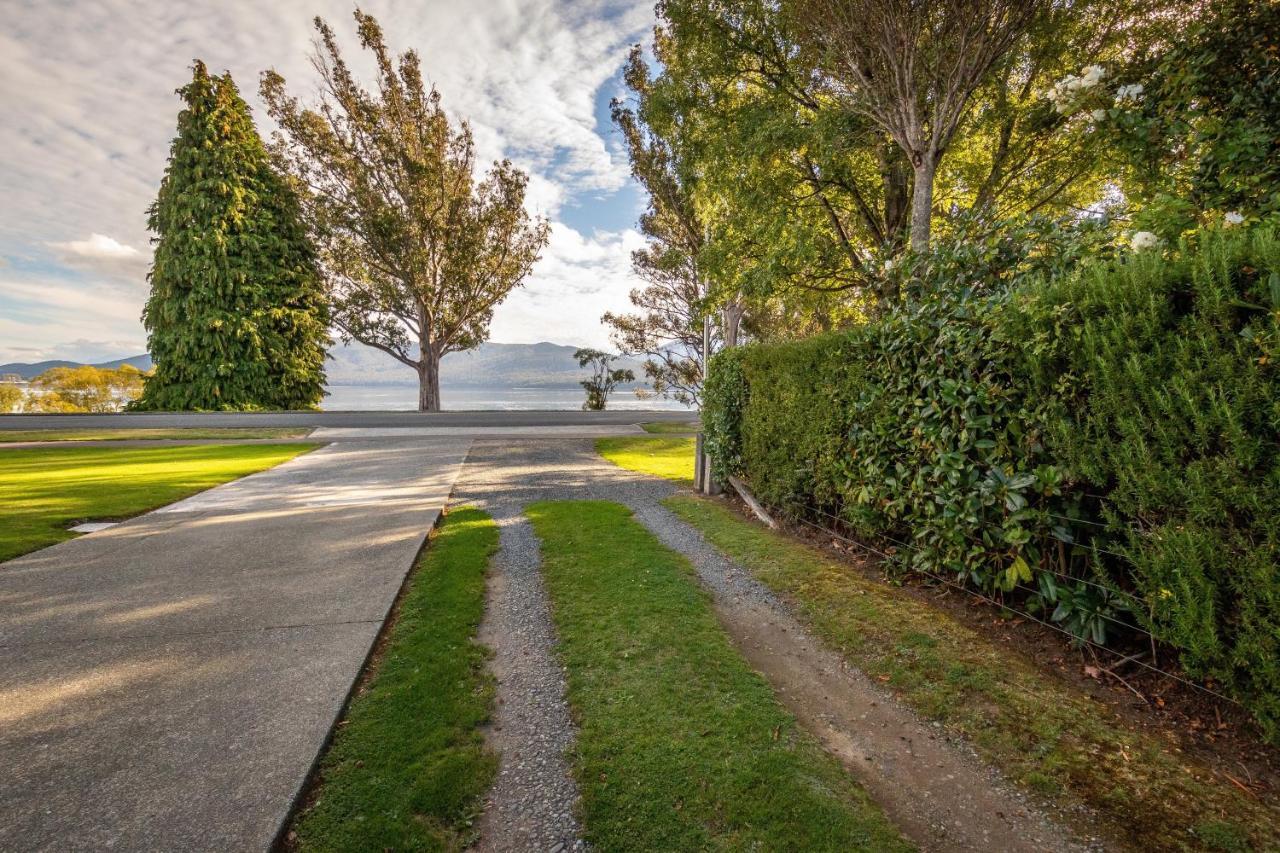 Hop, Skip And Jump To The Lake - Te Anau House Екстериор снимка