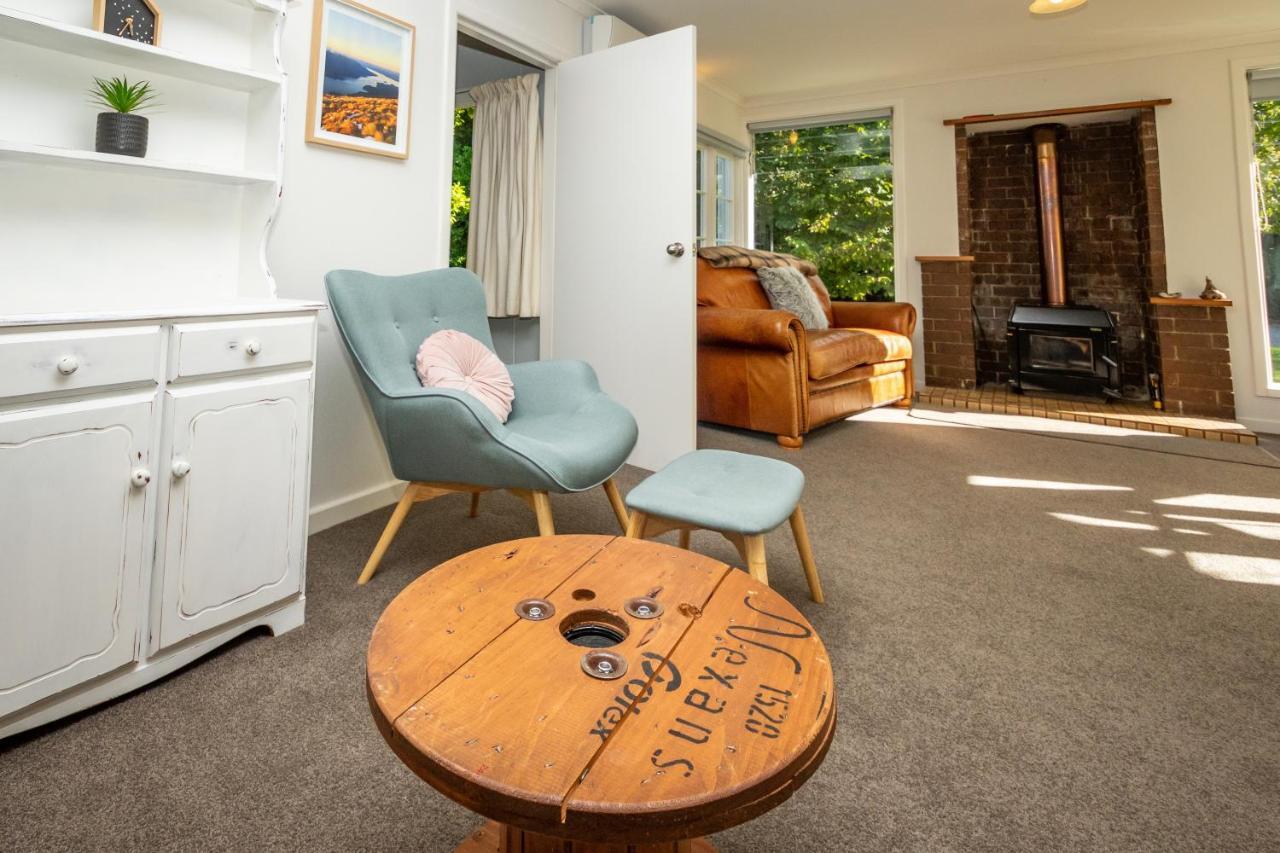 Hop, Skip And Jump To The Lake - Te Anau House Екстериор снимка