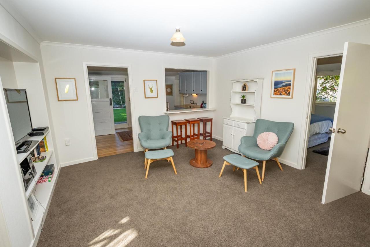 Hop, Skip And Jump To The Lake - Te Anau House Екстериор снимка